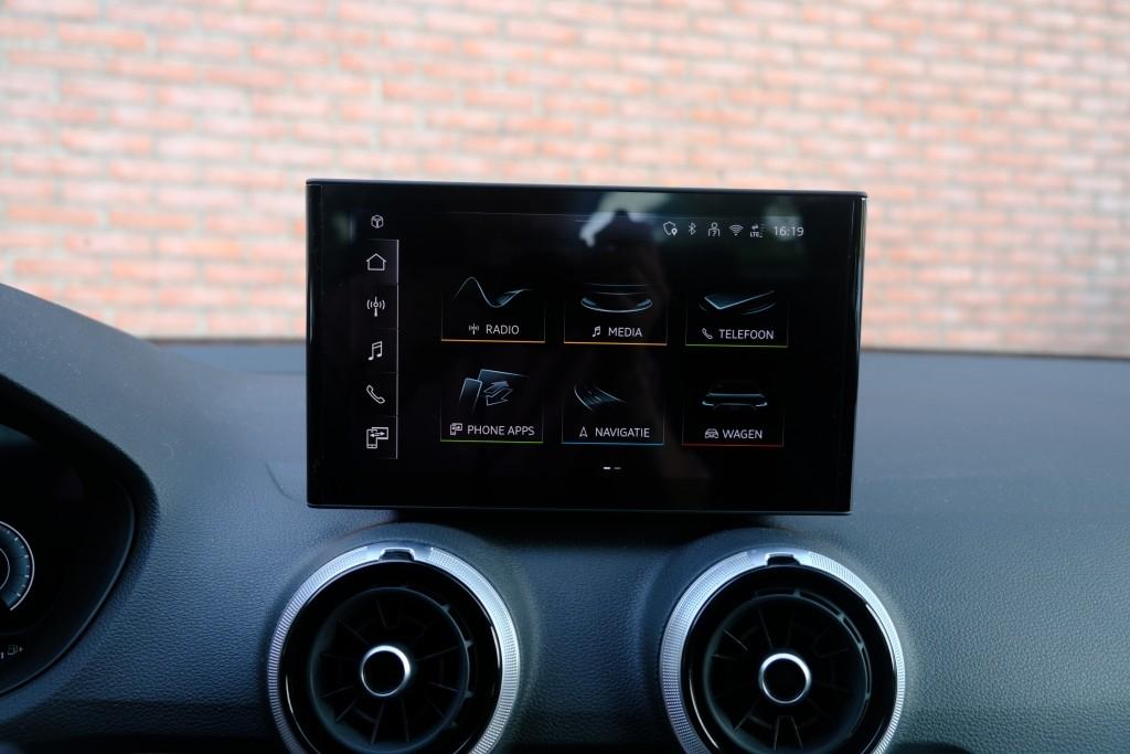 Audi Q2 35 TFSi 150pk S-Tronic S Edition - App Connect - Adaptive Cruise - Camera - Matrix LED - Keyless - Elektrische klep - Stoelverwarming afbeelding 17