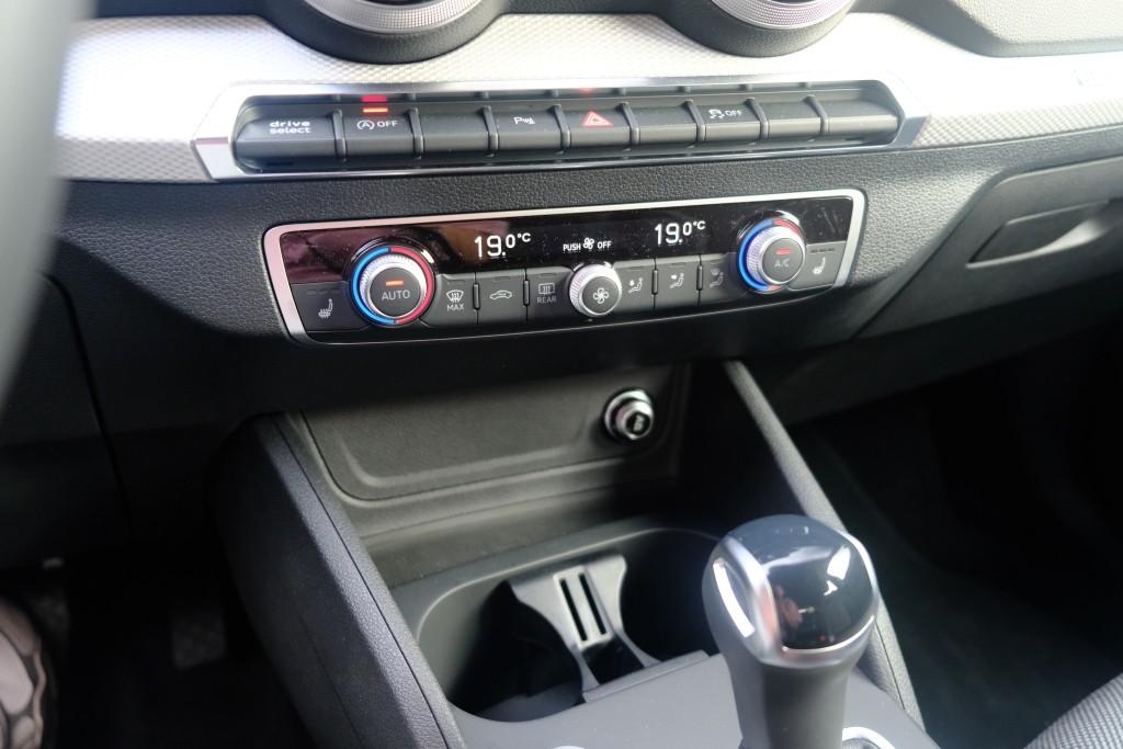 Audi Q2 35 TFSi 150pk S-Tronic S Edition - App Connect - Adaptive Cruise - Camera - Matrix LED - Keyless - Elektrische klep - Stoelverwarming afbeelding 19