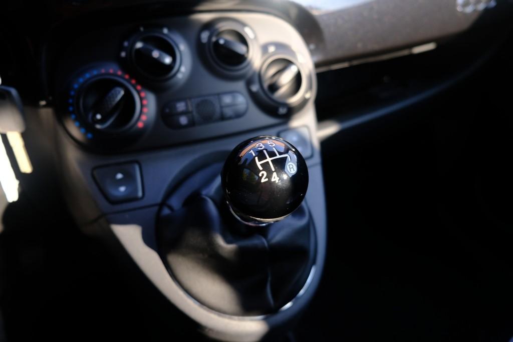 Fiat 500 0.9 TwinAir Turbo 80pk Easy - Airco - Bluetooth - - All-Season banden - Elektrische ramen afbeelding 15