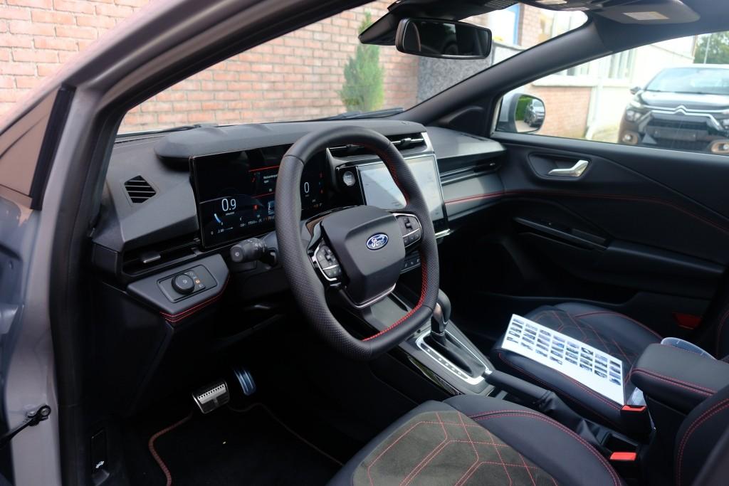 Ford Puma 1.0 EcoBoost Hybrid 155pk Aut. ST-Line X - Panoramadak - 360° camera - Adaptive Cruise - Elektrische achterklep - Matrix LED - Winter Pack afbeelding 9
