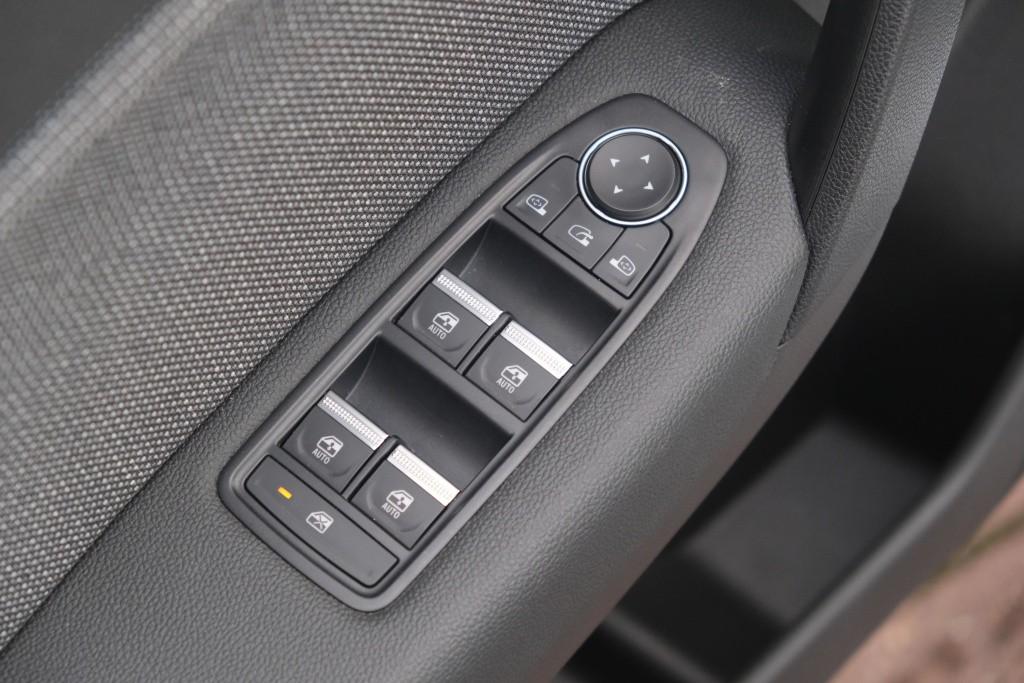 Renault Captur 1.8 E-Tech full hybrid 160pk EDC techno - Navigatiesysteem - Apple CarPlay - Adaptieve cruise - Full LED - Achteruitrijcamera - Keyless - Dodehoekdetectie - Stoel en stuurverwarming afbeelding 22