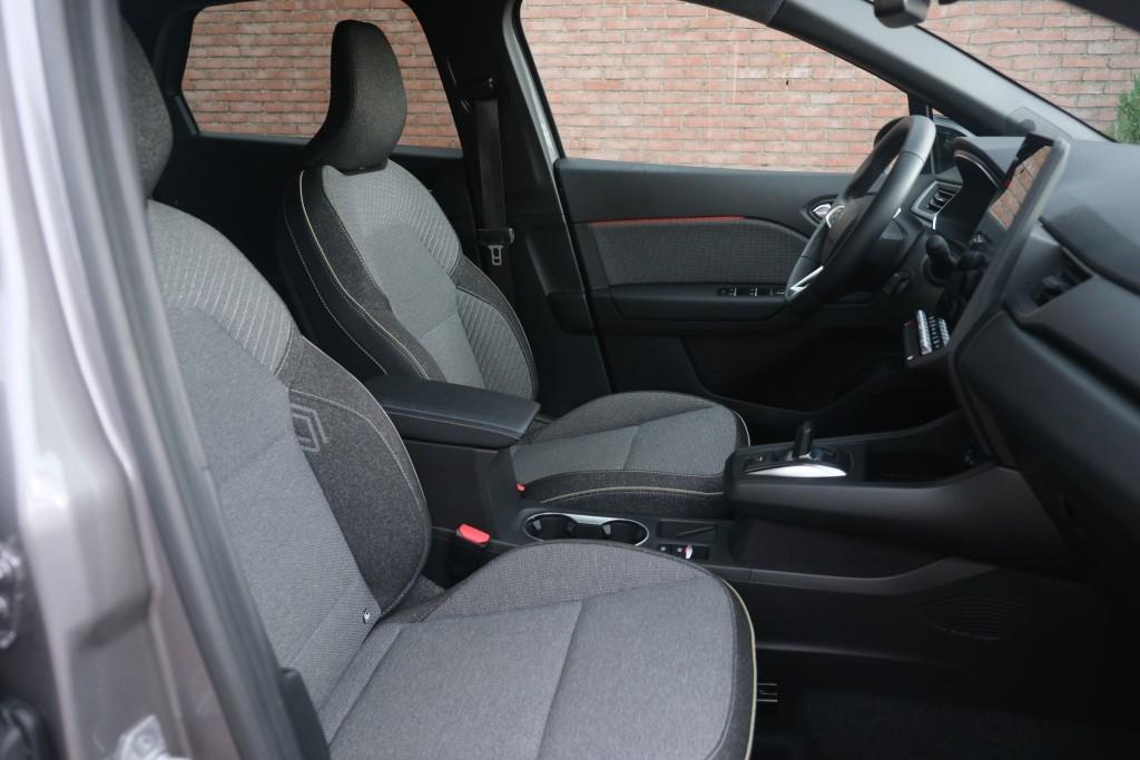 Renault Captur 1.8 E-Tech full hybrid 160pk EDC techno - Navigatiesysteem - Apple CarPlay - Adaptieve cruise - Full LED - Achteruitrijcamera - Keyless - Stoel en stuurverwarming afbeelding 4
