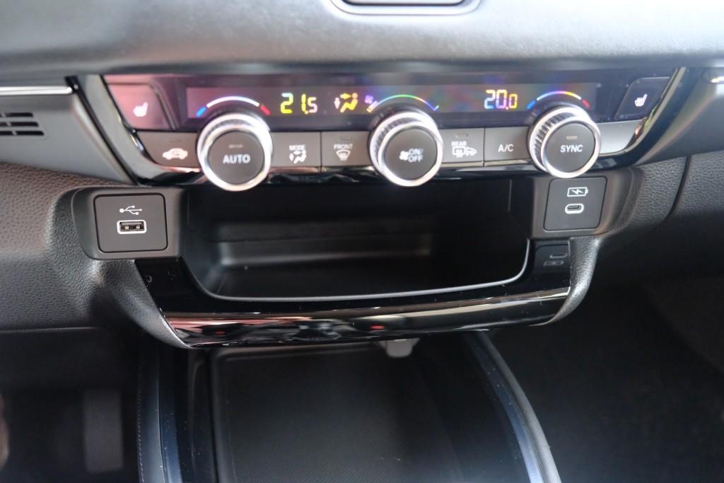 Honda HR-V 1.5 e:HEV 131pk CVT Elegance - Adaptieve cruise - Achteruitrijcamera - Apple CarPlay - Keyless - Stoelverwarming - Parkeersensoren afbeelding 23