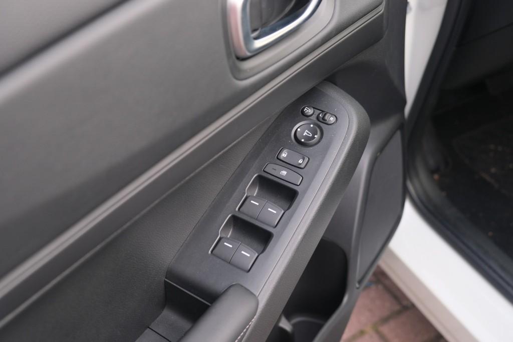 Honda HR-V 1.5 e:HEV 131pk CVT Elegance - Adaptieve cruise - Achteruitrijcamera - Apple CarPlay - Keyless - Stoelverwarming - Parkeersensoren afbeelding 22