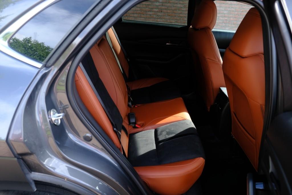 Mazda CX-30 2.5 e-SkyActiv-G M Hybrid 140pk Aut. Nagisa - Head-up display - Bose - Adaptieve cruise - Achteruitrijcamera - Dodehoekdetectie - Stoelverwarming - Elektrische achterklep - Keyless afbeelding 3