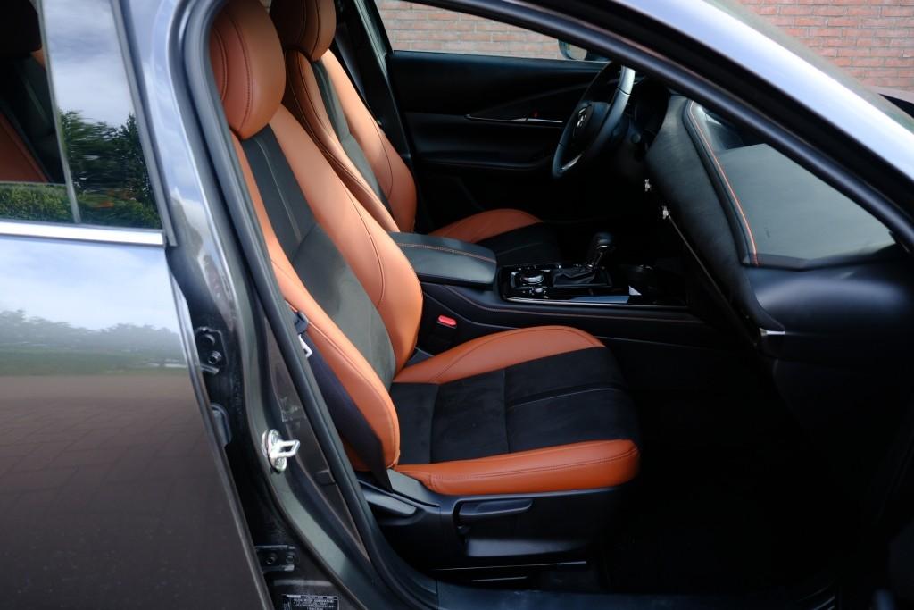Mazda CX-30 2.5 e-SkyActiv-G M Hybrid 140pk Aut. Nagisa - Head-up display - Bose - Adaptieve cruise - Achteruitrijcamera - Dodehoekdetectie - Stoelverwarming - Elektrische achterklep - Keyless afbeelding 4
