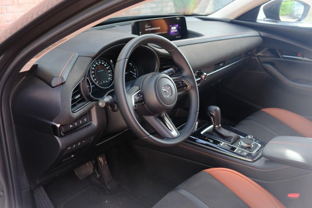 Mazda CX-30 2.5 e-SkyActiv-G M Hybrid 140pk Aut. Nagisa - Head-up display - Bose - Adaptieve cruise - Achteruitrijcamera - Dodehoekdetectie - Stoelverwarming - Elektrische achterklep - Keyless afbeelding 8