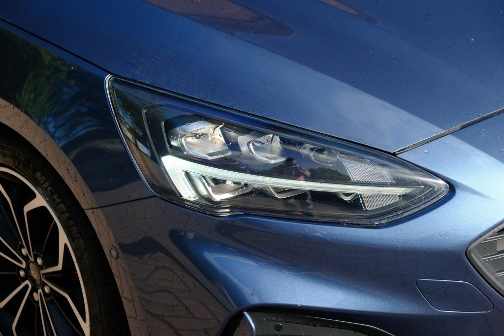 Ford Focus 1.0 EcoBoost 125pk ST Line Business - Adaptieve cruise - Achteruitrijcamera - Panoramadak - Bang & Olufsen - Navigatiesysteem - LED koplampen afbeelding 2