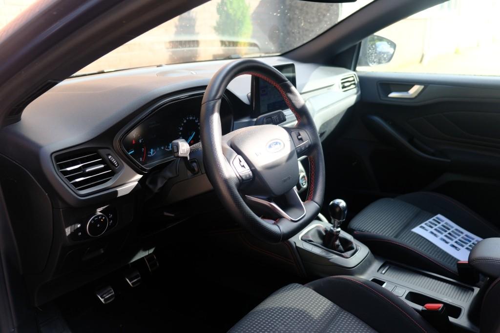 Ford Focus 1.0 EcoBoost 125pk ST Line Business - Adaptieve cruise - Achteruitrijcamera - Panoramadak - Bang & Olufsen - Navigatiesysteem - LED koplampen afbeelding 8