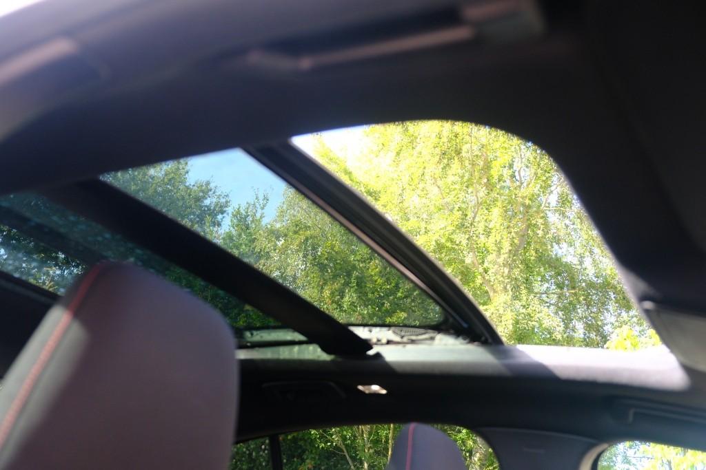 Ford Focus 1.0 EcoBoost 125pk ST Line Business - Adaptieve cruise - Achteruitrijcamera - Panoramadak - Bang & Olufsen - Navigatiesysteem - LED koplampen afbeelding 14