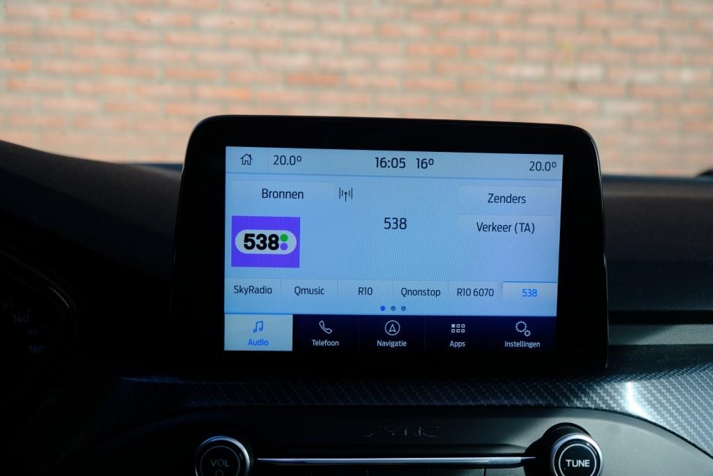 Ford Focus 1.0 EcoBoost 125pk ST Line Business - Adaptieve cruise - Achteruitrijcamera - Panoramadak - Bang & Olufsen - Navigatiesysteem - LED koplampen afbeelding 17