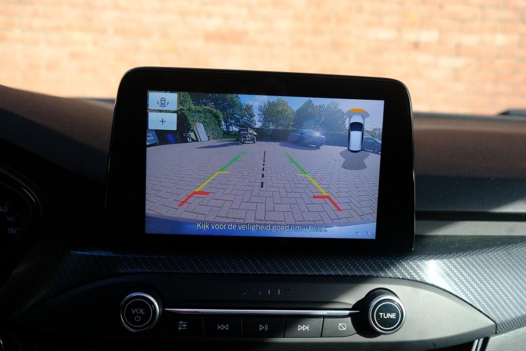 Ford Focus 1.0 EcoBoost 125pk ST Line Business - Adaptieve cruise - Achteruitrijcamera - Panoramadak - Bang & Olufsen - Navigatiesysteem - LED koplampen afbeelding 19