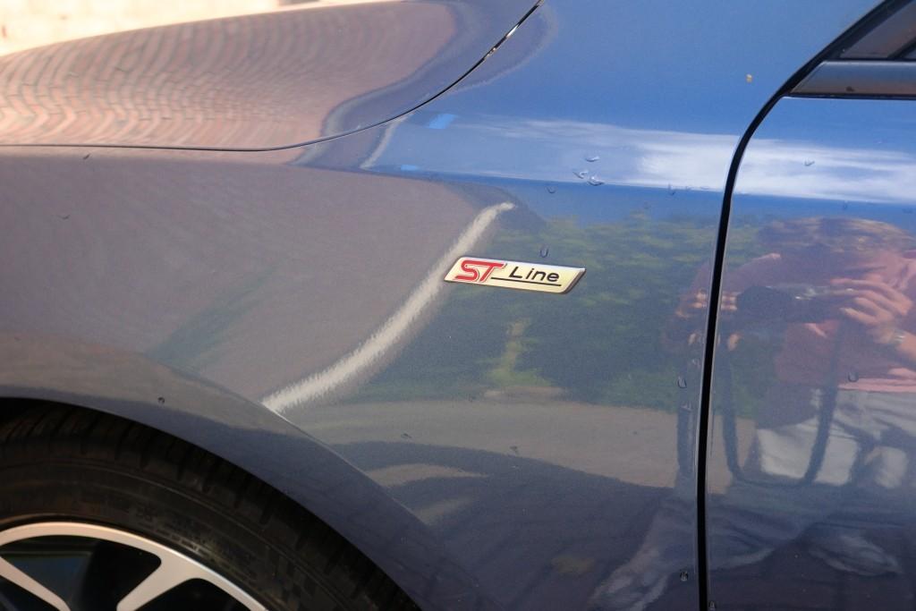 Ford Focus 1.0 EcoBoost 125pk ST Line Business - Adaptieve cruise - Achteruitrijcamera - Panoramadak - Bang & Olufsen - Navigatiesysteem - LED koplampen afbeelding 25