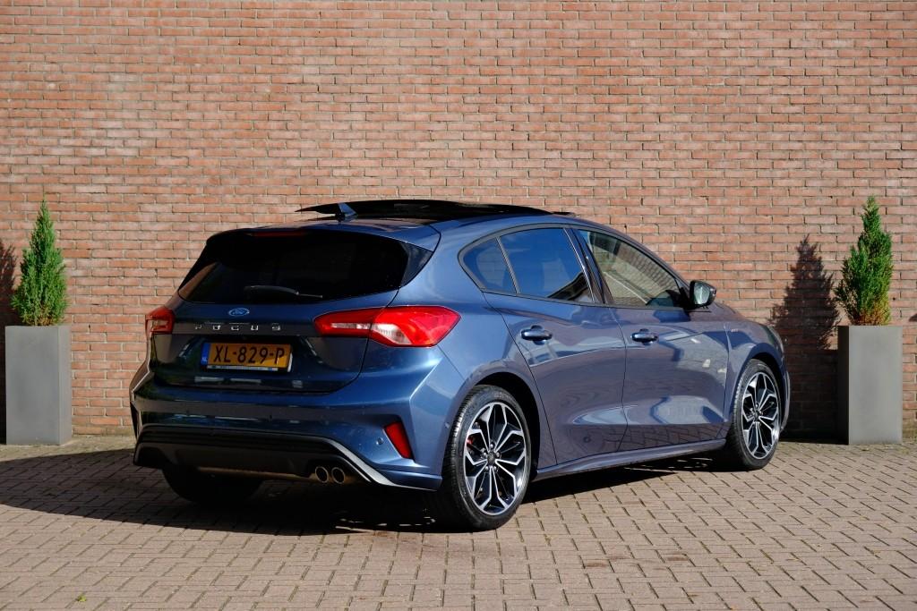 Ford Focus 1.0 EcoBoost 125pk ST Line Business - Adaptieve cruise - Achteruitrijcamera - Panoramadak - Bang & Olufsen - Navigatiesysteem - LED koplampen afbeelding 28