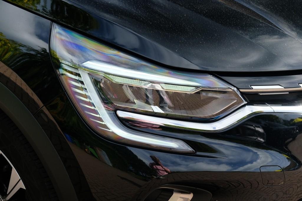 Renault Captur 1.0 TCe 90pk Techno - Apple CarPlay - Achteruitrijcamera - Navigatiesysteem - Cruise control - Climate control - LED koplampen - Parkeersensoren afbeelding 2