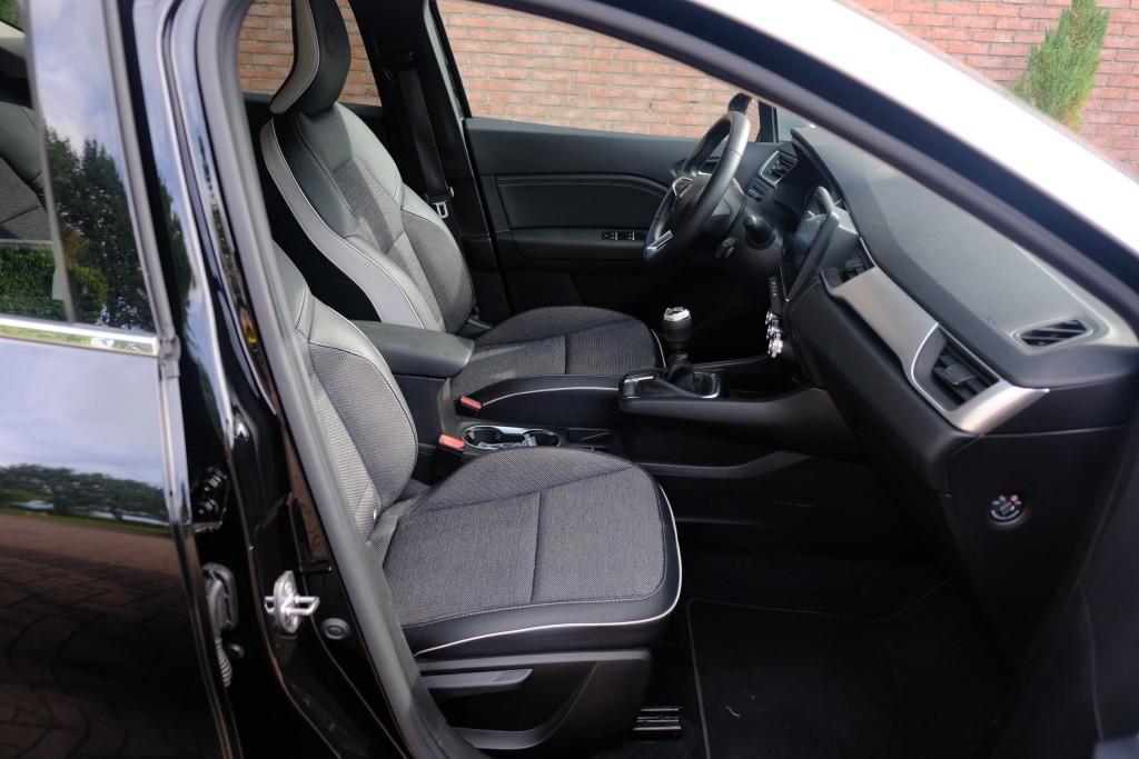 Renault Captur 1.0 TCe 90pk Techno - Apple CarPlay - Achteruitrijcamera - Navigatiesysteem - Cruise control - Climate control - LED koplampen - Parkeersensoren afbeelding 4