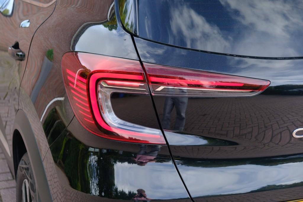 Renault Captur 1.0 TCe 90pk Techno - Apple CarPlay - Achteruitrijcamera - Navigatiesysteem - Cruise control - Climate control - LED koplampen - Parkeersensoren afbeelding 27