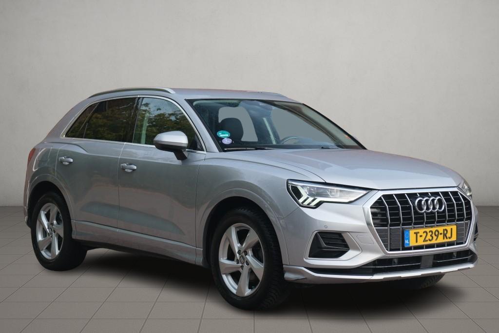 Audi Q3 35 TFSi 150pk S-Tronic Business Edition - Apple CarPlay - Achteruitrijcamera - Navigatiesysteem - Cruise control - Climate control - Matrix LED - Elektrische achterklep - Keyless entry afbeelding 1