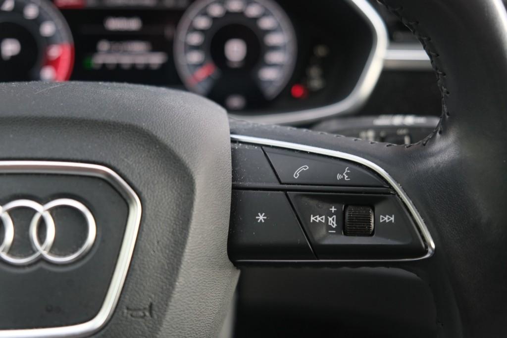 Audi Q3 35 TFSi 150pk S-Tronic Business Edition - Apple CarPlay - Achteruitrijcamera - Navigatiesysteem - Cruise control - Climate control - Matrix LED - Elektrische achterklep - Keyless entry afbeelding 10