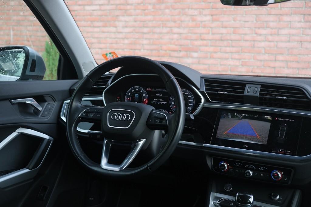 Audi Q3 35 TFSi 150pk S-Tronic Business Edition - Apple CarPlay - Achteruitrijcamera - Navigatiesysteem - Cruise control - Climate control - Matrix LED - Elektrische achterklep - Keyless entry afbeelding 12