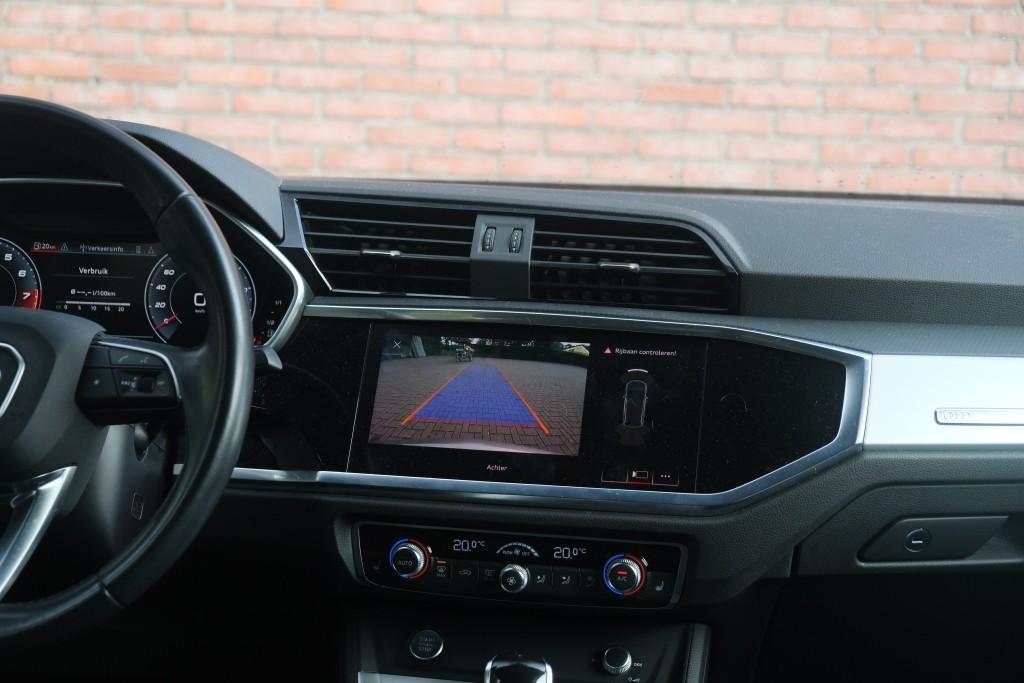 Audi Q3 35 TFSi 150pk S-Tronic Business Edition - Apple CarPlay - Achteruitrijcamera - Navigatiesysteem - Cruise control - Climate control - Matrix LED - Elektrische achterklep - Keyless entry afbeelding 15