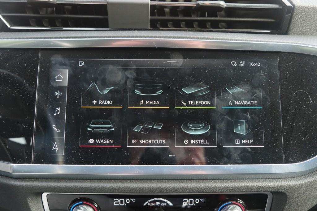Audi Q3 35 TFSi 150pk S-Tronic Business Edition - Apple CarPlay - Achteruitrijcamera - Navigatiesysteem - Cruise control - Climate control - Matrix LED - Elektrische achterklep - Keyless entry afbeelding 19