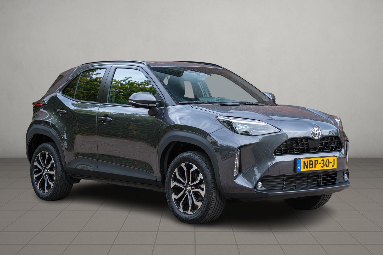 Toyota Yaris Cross 1.5 Hybrid 130pk CVT Dynamic - Apple CarPlay - Navigatiesysteem - Achteruitrijcamera - Stoelverwarming - Climate control - Keyless entry/start afbeelding 1