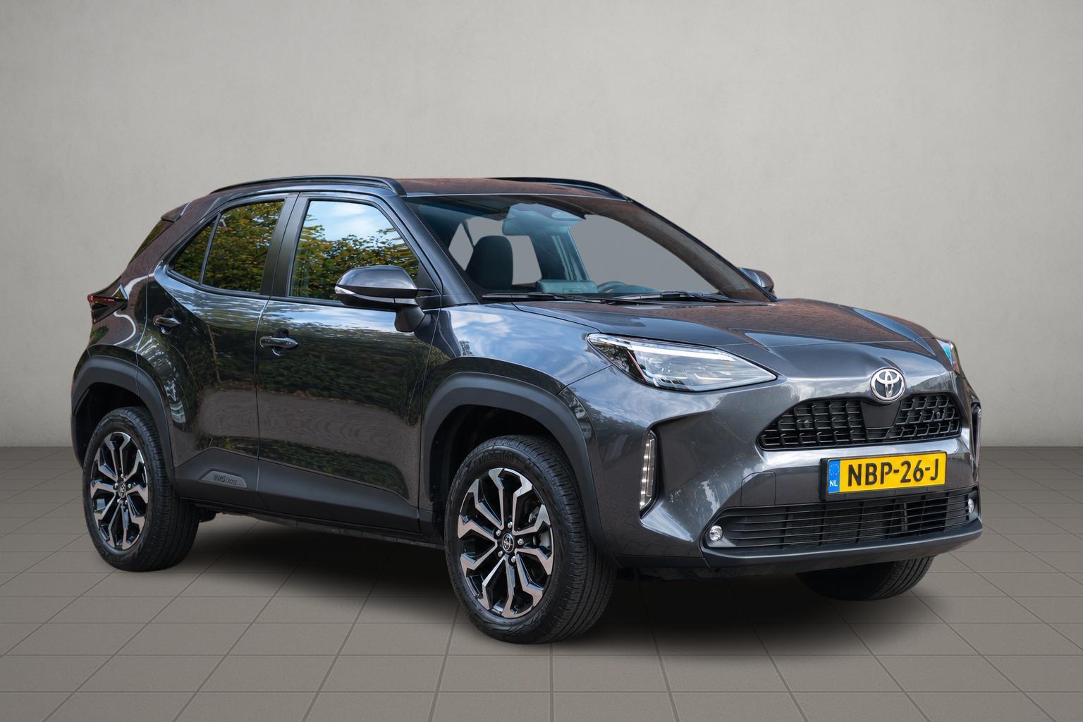 Toyota Yaris Cross 1.5 Hybrid 130pk CVT Dynamic - Apple CarPlay - Navigatiesysteem - Achteruitrijcamera  - Stoelverwarming - Climate control - Keyless entry/start afbeelding 1