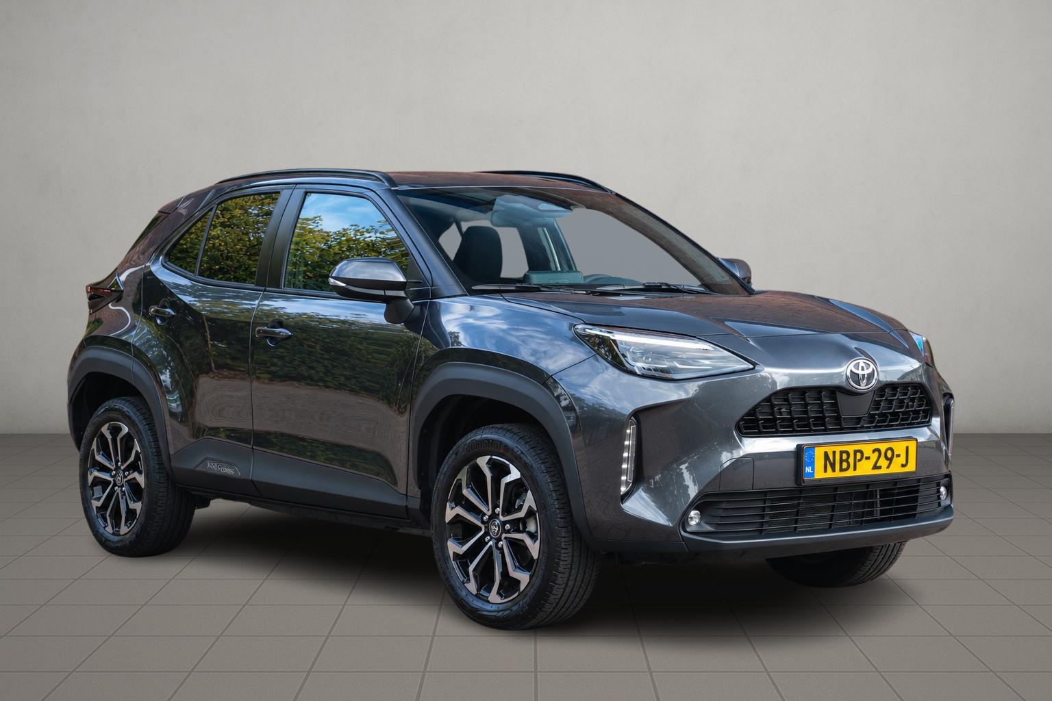 Toyota Yaris Cross 1.5 Hybrid 130pk CVT Dynamic - Apple CarPlay - Navigatiesysteem - Achteruitrijcamera  - Stoelverwarming - Climate control - Keyless entry/start afbeelding 1