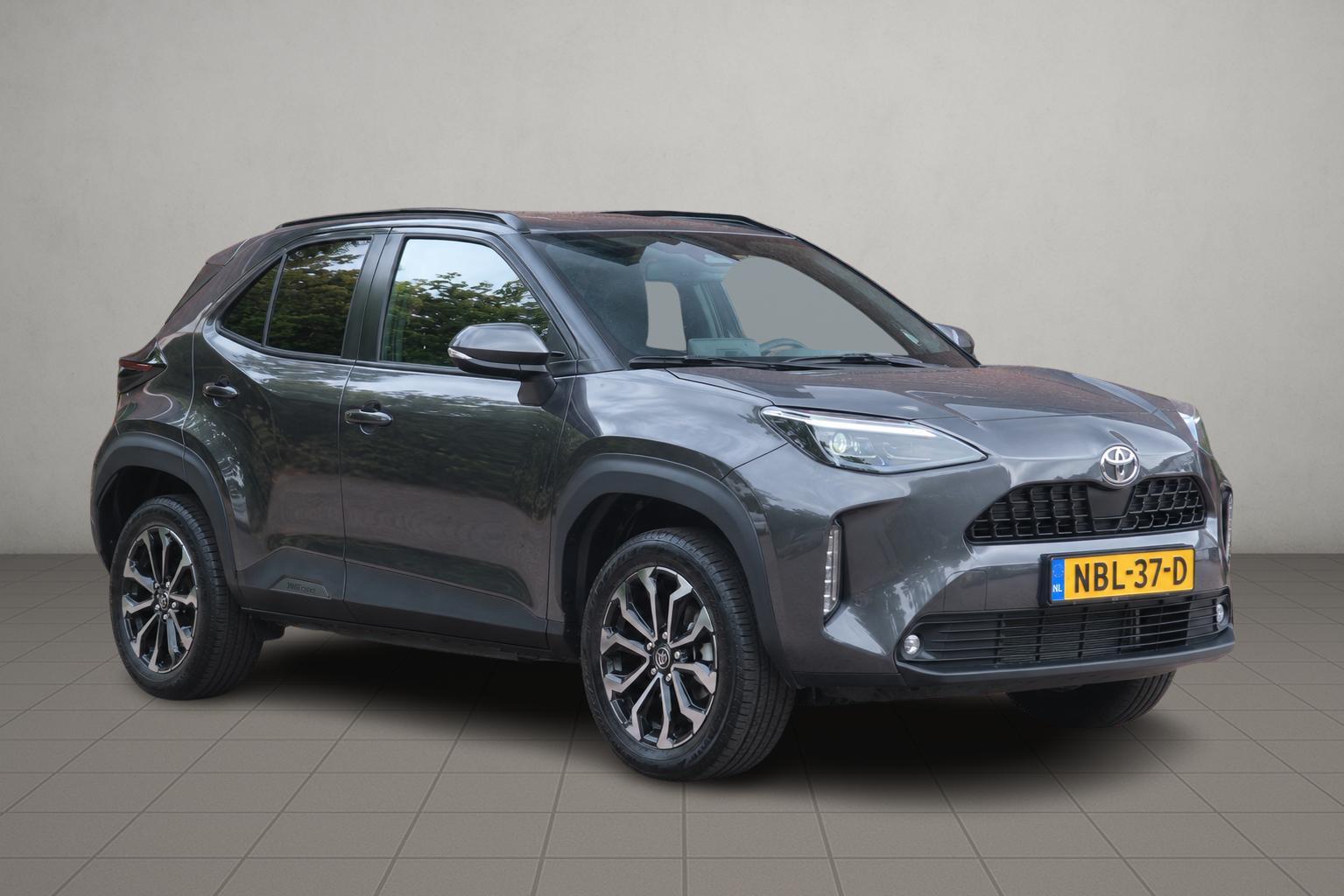 Toyota Yaris Cross 1.5 Hybrid 130pk CVT Dynamic - Apple CarPlay - Navigatiesysteem - Achteruitrijcamera  - Stoelverwarming - Climate control - Keyless entry/start afbeelding 1