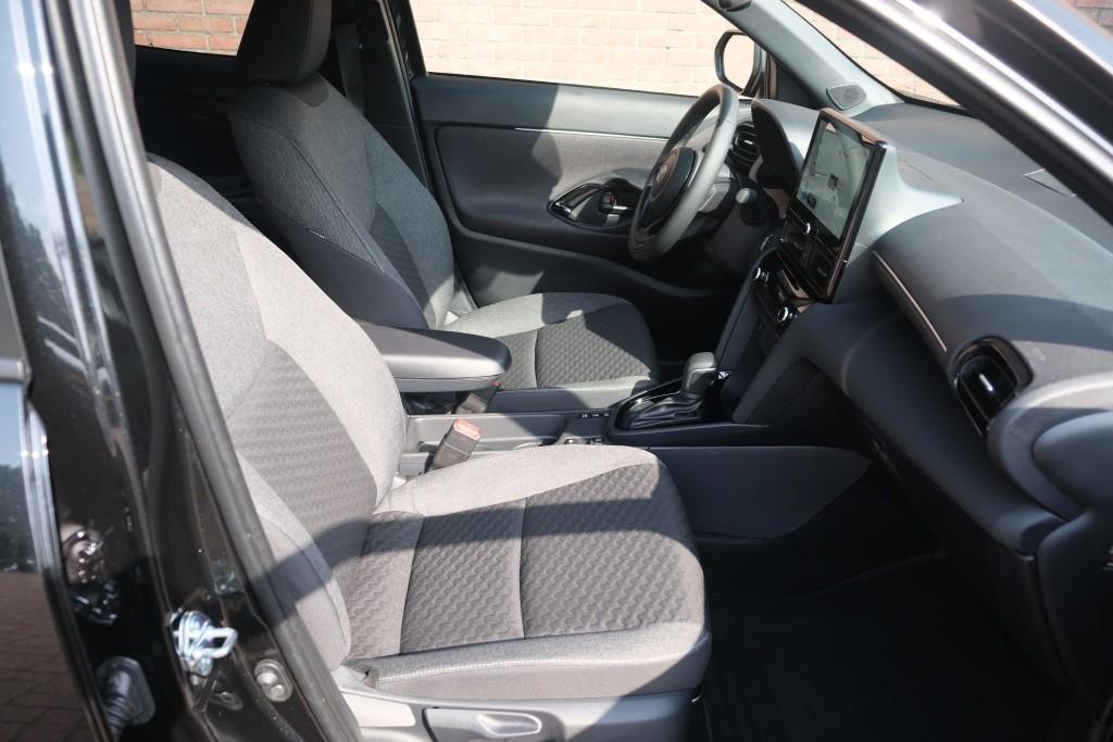 Toyota Yaris Cross 1.5 Hybrid 115pk CVT Dynamic - Adaptieve cruise - Achteruitrijcamera - Apple CarPlay - Climate control - Stoelverwarming - Keyless entry/start - Dodehoekdetectie afbeelding 4