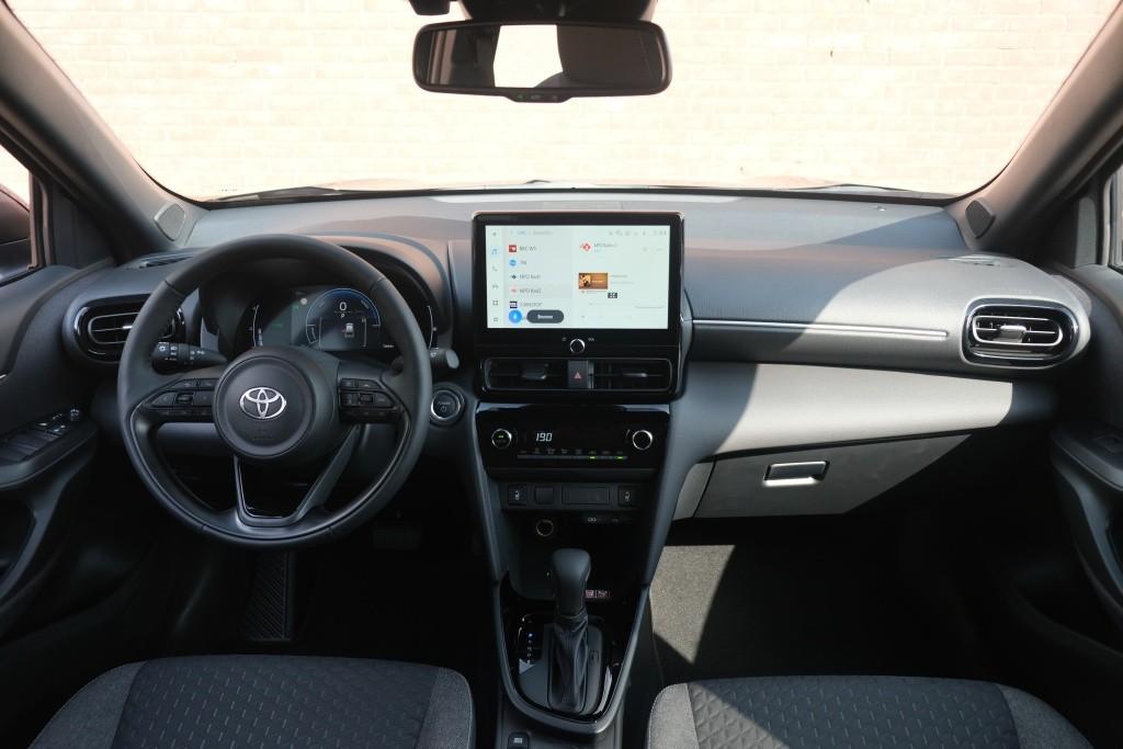 Toyota Yaris Cross 1.5 Hybrid 115pk CVT Dynamic - Adaptieve cruise - Achteruitrijcamera - Apple CarPlay - Climate control - Stoelverwarming - Keyless entry/start - Dodehoekdetectie afbeelding 7