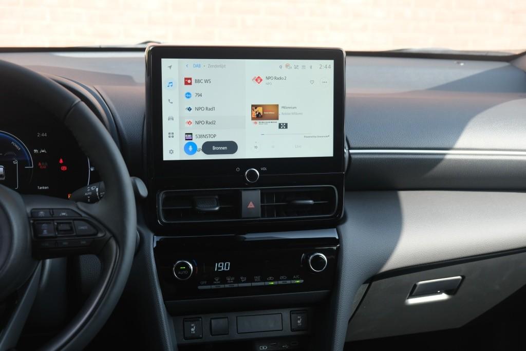 Toyota Yaris Cross 1.5 Hybrid 115pk CVT Dynamic - Adaptieve cruise - Achteruitrijcamera - Apple CarPlay - Climate control - Stoelverwarming - Keyless entry/start - Dodehoekdetectie afbeelding 15