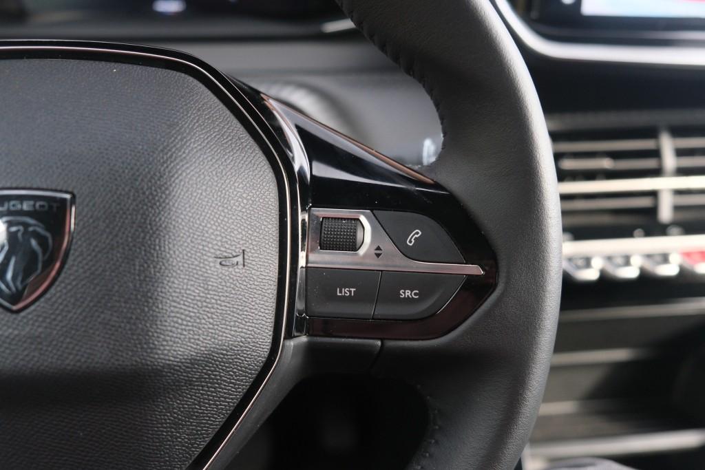 Peugeot 2008 1.2 Hybrid 145pk e-DCS6 Allure - Adaptive cruise - Camera voor en achter - Dodehoek detectie - Climate control - Parkeersensoren afbeelding 10