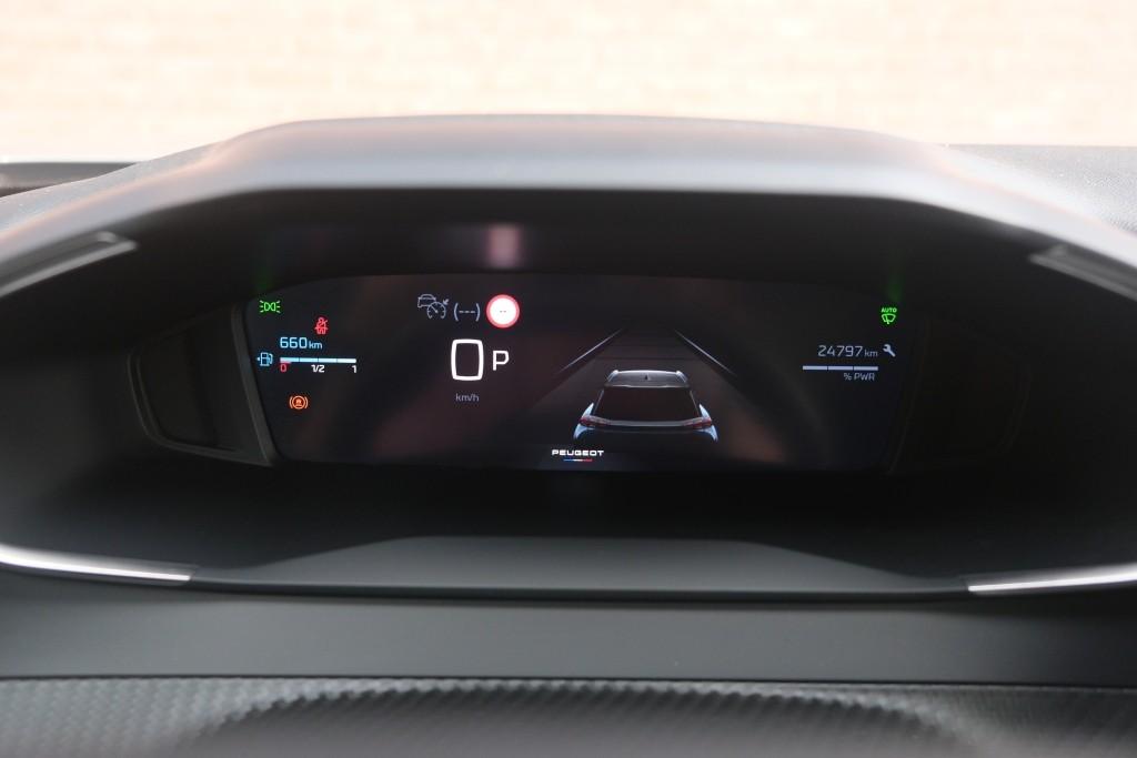 Peugeot 2008 1.2 Hybrid 145pk e-DCS6 Allure - Adaptive cruise - Camera voor en achter - Dodehoek detectie - Climate control - Parkeersensoren afbeelding 11