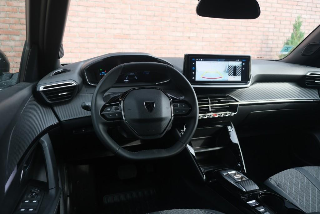 Peugeot 2008 1.2 Hybrid 145pk e-DCS6 Allure - Adaptive cruise - Camera voor en achter - Dodehoek detectie - Climate control - Parkeersensoren afbeelding 14