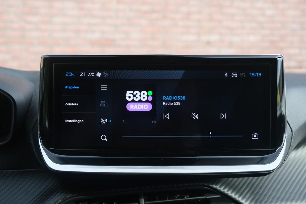Peugeot 2008 1.2 Hybrid 145pk e-DCS6 Allure - Adaptive cruise - Camera voor en achter - Dodehoek detectie - Climate control - Parkeersensoren afbeelding 18
