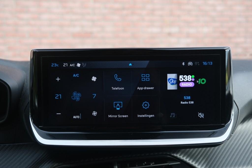 Peugeot 2008 1.2 Hybrid 145pk e-DCS6 Allure - Adaptive cruise - Camera voor en achter - Dodehoek detectie - Climate control - Parkeersensoren afbeelding 19