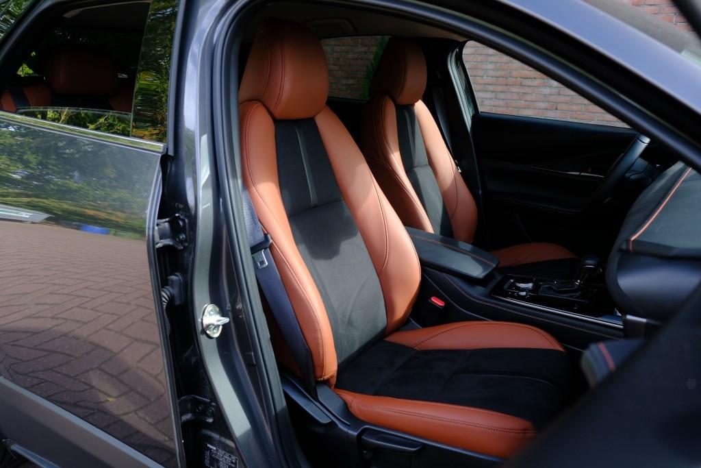 Mazda CX-30 2.5 e-SkyActiv-G M Hybrid 140pk Aut. Nagisa - Head-up display - Bose - Adaptieve cruise - Achteruitrijcamera - Dodehoekdetectie - Stoelverwarming - Elektrische achterklep - Keyless afbeelding 6