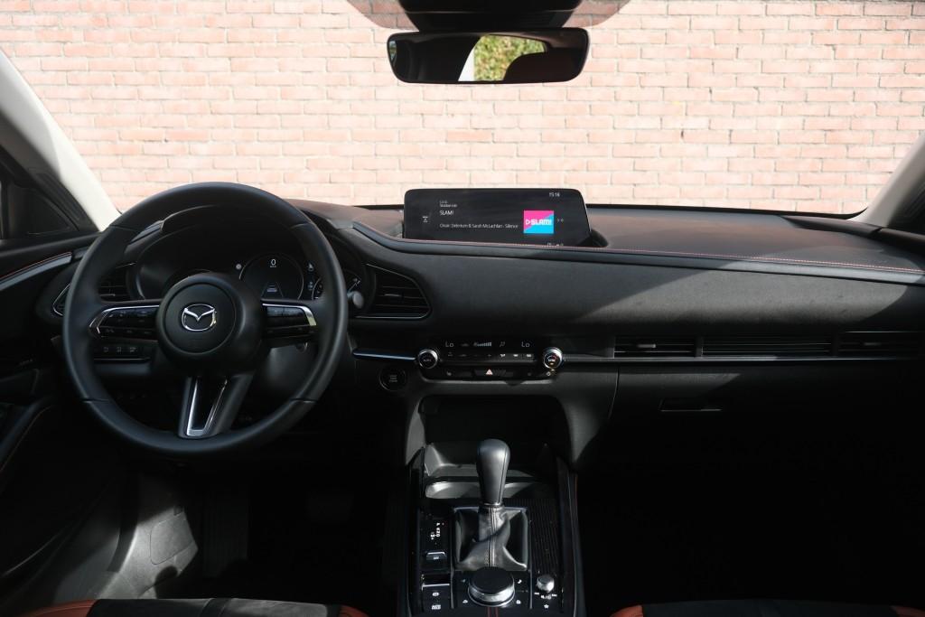 Mazda CX-30 2.5 e-SkyActiv-G M Hybrid 140pk Aut. Nagisa - Head-up display - Bose - Adaptieve cruise - Achteruitrijcamera - Dodehoekdetectie - Stoelverwarming - Elektrische achterklep - Keyless afbeelding 7