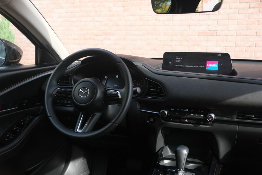 Mazda CX-30 2.5 e-SkyActiv-G M Hybrid 140pk Aut. Nagisa - Head-up display - Bose - Adaptieve cruise - Achteruitrijcamera - Dodehoekdetectie - Stoelverwarming - Elektrische achterklep - Keyless afbeelding 12