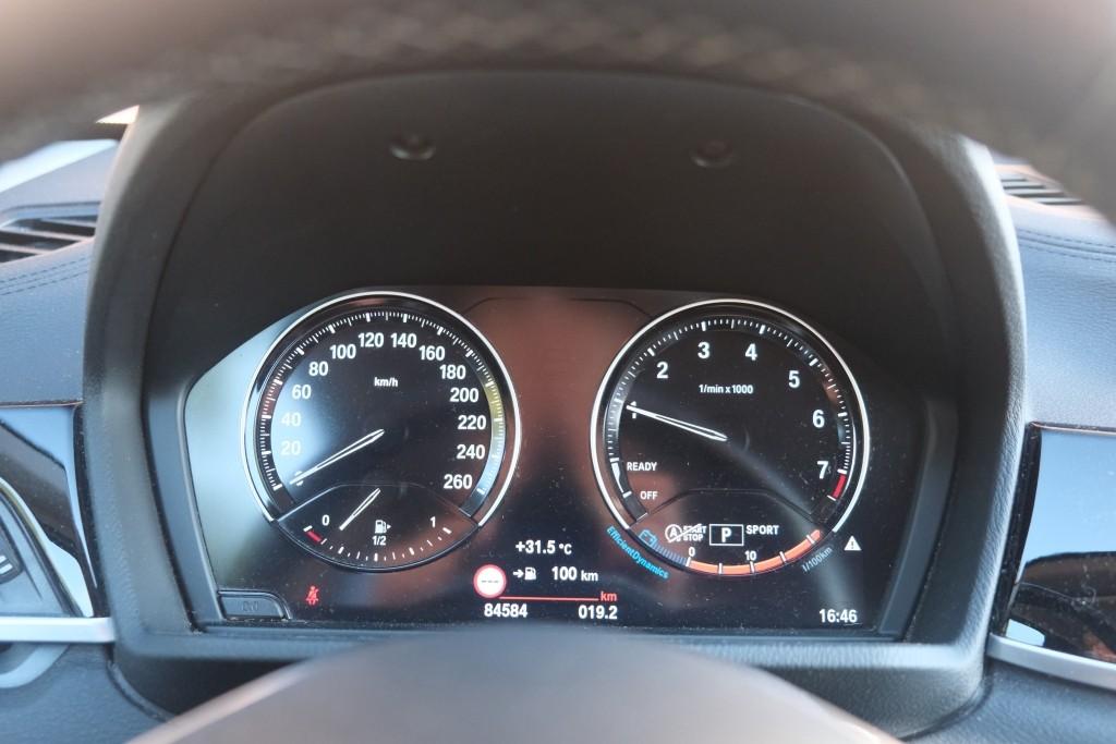 BMW X1 sDrive18i 140pk Aut. Executive Edition - Navigatiesysteem - Achteruitrijcamera - Cruise control - Climate control - Stoelverwarming - Apple CarPlay - Elektrische achterklep - Parkeersensoren afbeelding 11