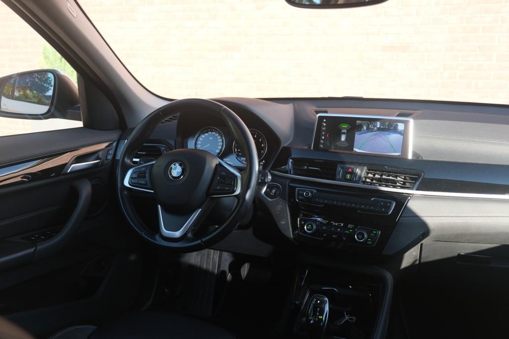 BMW X1 sDrive18i 140pk Aut. Executive Edition - Navigatiesysteem - Achteruitrijcamera - Cruise control - Climate control - Stoelverwarming - Apple CarPlay - Elektrische achterklep - Parkeersensoren afbeelding 12