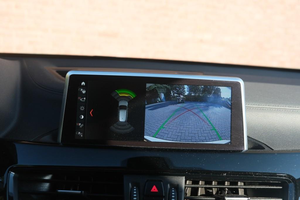 BMW X1 sDrive18i 140pk Aut. Executive Edition - Navigatiesysteem - Achteruitrijcamera - Cruise control - Climate control - Stoelverwarming - Apple CarPlay - Elektrische achterklep - Parkeersensoren afbeelding 18