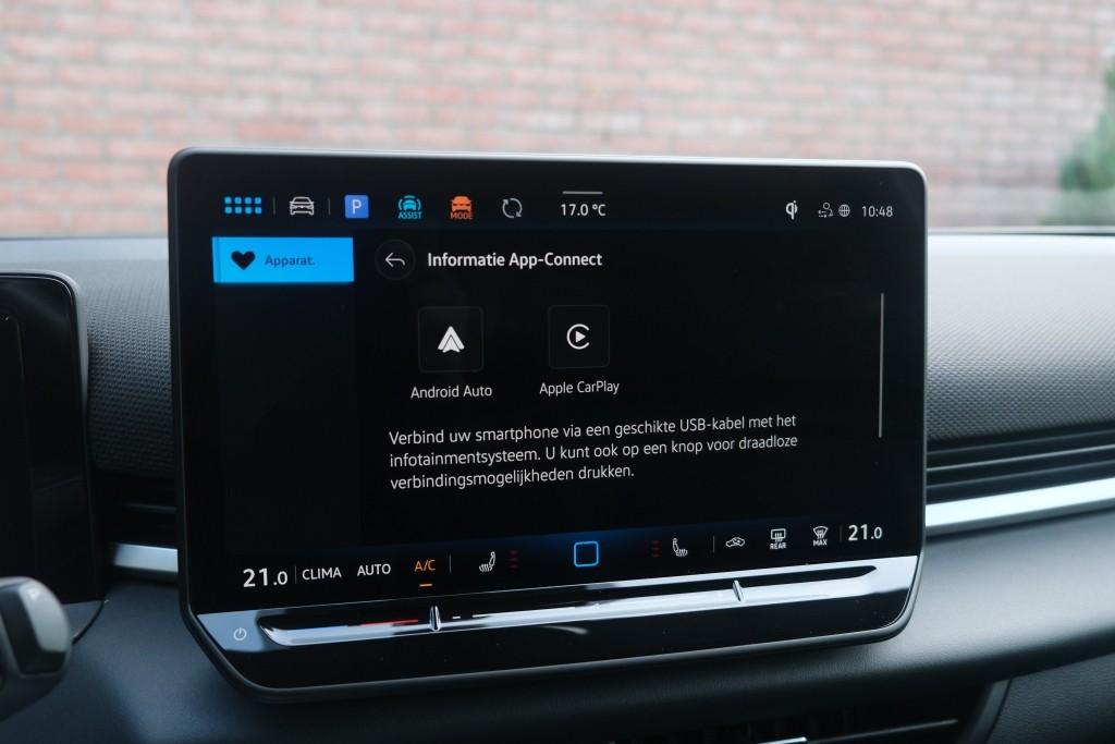 Volkswagen T-Roc 1.5 eTSi 150pk DSG R-Line - Adaptive cruise - Apple CarPlay - Achteruitrijcamera - Keyless entry - Stoelverwarming - Elektrische achterklep - Dodehoekdetectie - Parkeersensoren afbeelding 19