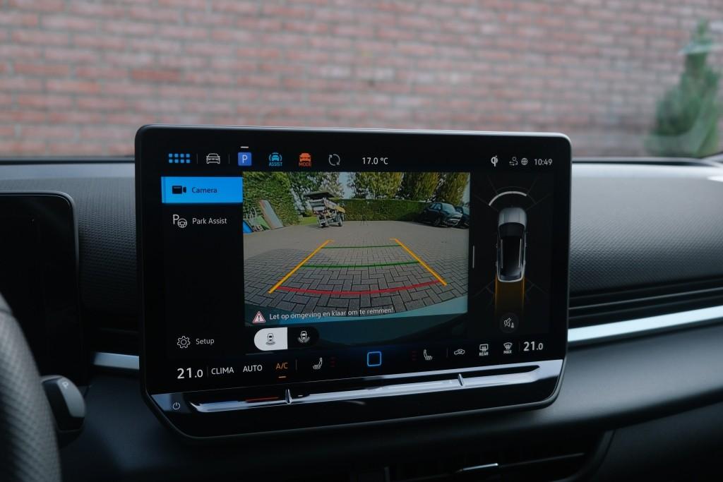 Volkswagen T-Roc 1.5 eTSi 150pk DSG R-Line - Adaptive cruise - Apple CarPlay - Achteruitrijcamera - Keyless entry - Stoelverwarming - Elektrische achterklep - Dodehoekdetectie - Parkeersensoren afbeelding 21