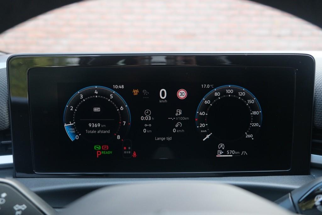 Volkswagen T-Roc 1.5 eTSi 150pk DSG R-Line - Adaptive cruise - Apple CarPlay - Achteruitrijcamera - Keyless entry - Stoelverwarming - Elektrische achterklep - Dodehoekdetectie - Parkeersensoren afbeelding 12