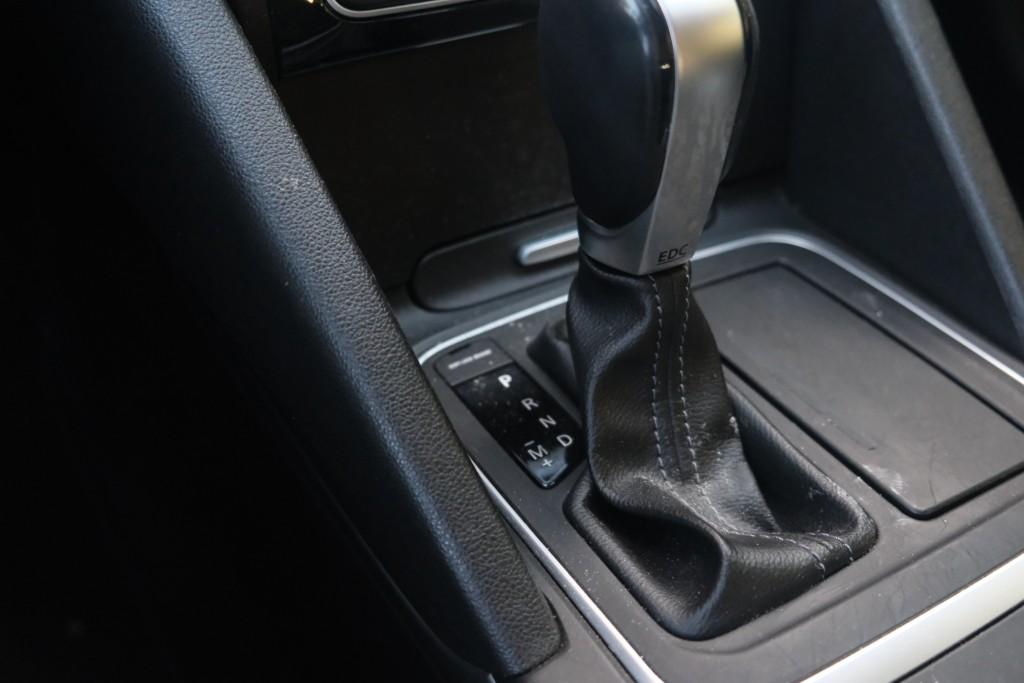 Renault Talisman 1.6 TCe 150pk EDC Estate Zen - Automatische airco - Cruise control - Navigatiesysteem - Keyless entry - Parkeersensoren achter - DAB radio afbeelding 24