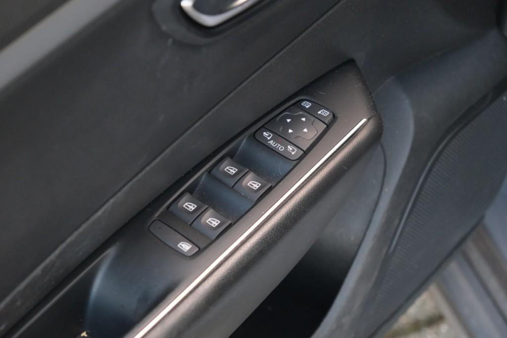 Renault Talisman 1.6 TCe 150pk EDC Estate Zen - Automatische airco - Cruise control - Navigatiesysteem - Keyless entry - Parkeersensoren achter - DAB radio afbeelding 26