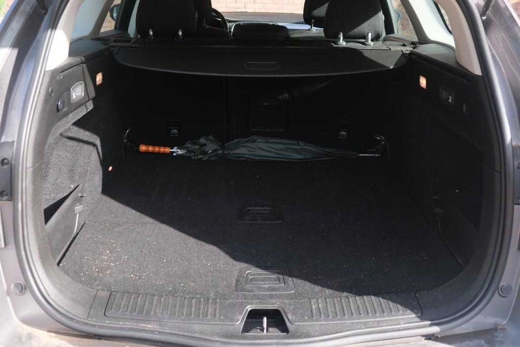 Renault Talisman 1.6 TCe 150pk EDC Estate Zen - Automatische airco - Cruise control - Navigatiesysteem - Keyless entry - Parkeersensoren achter - DAB radio afbeelding 33